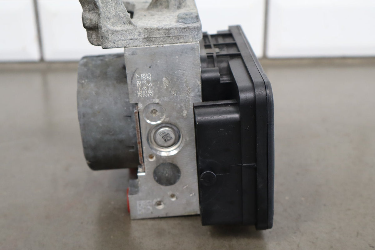 2015-16 Dodge Challenger ABS Pump Module 68225577AA