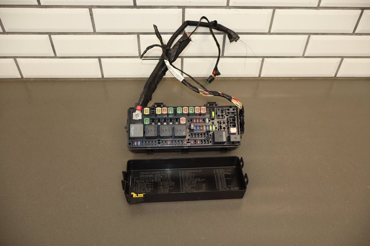 2015-18 Dodge Challenger 6.4 Cabin Fuse Box Trunk Mount