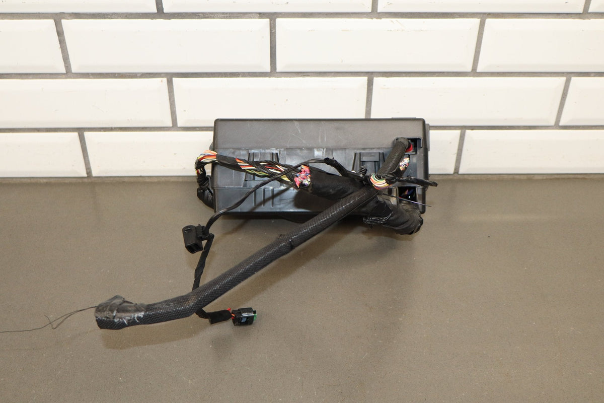 2015-18 Dodge Challenger 6.4 Cabin Fuse Box Trunk Mount