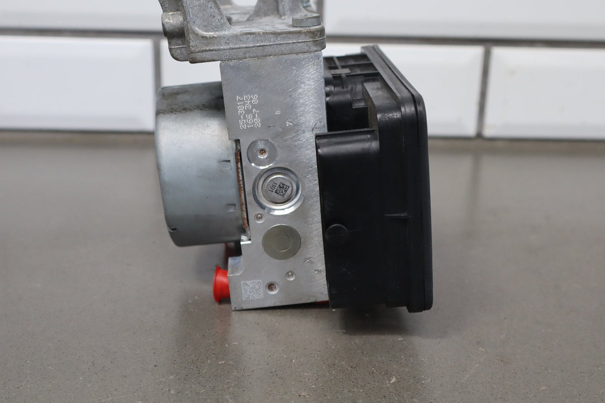 2015-2016 Dodge Challenger ABS Brake Unit 68258644AA OEM