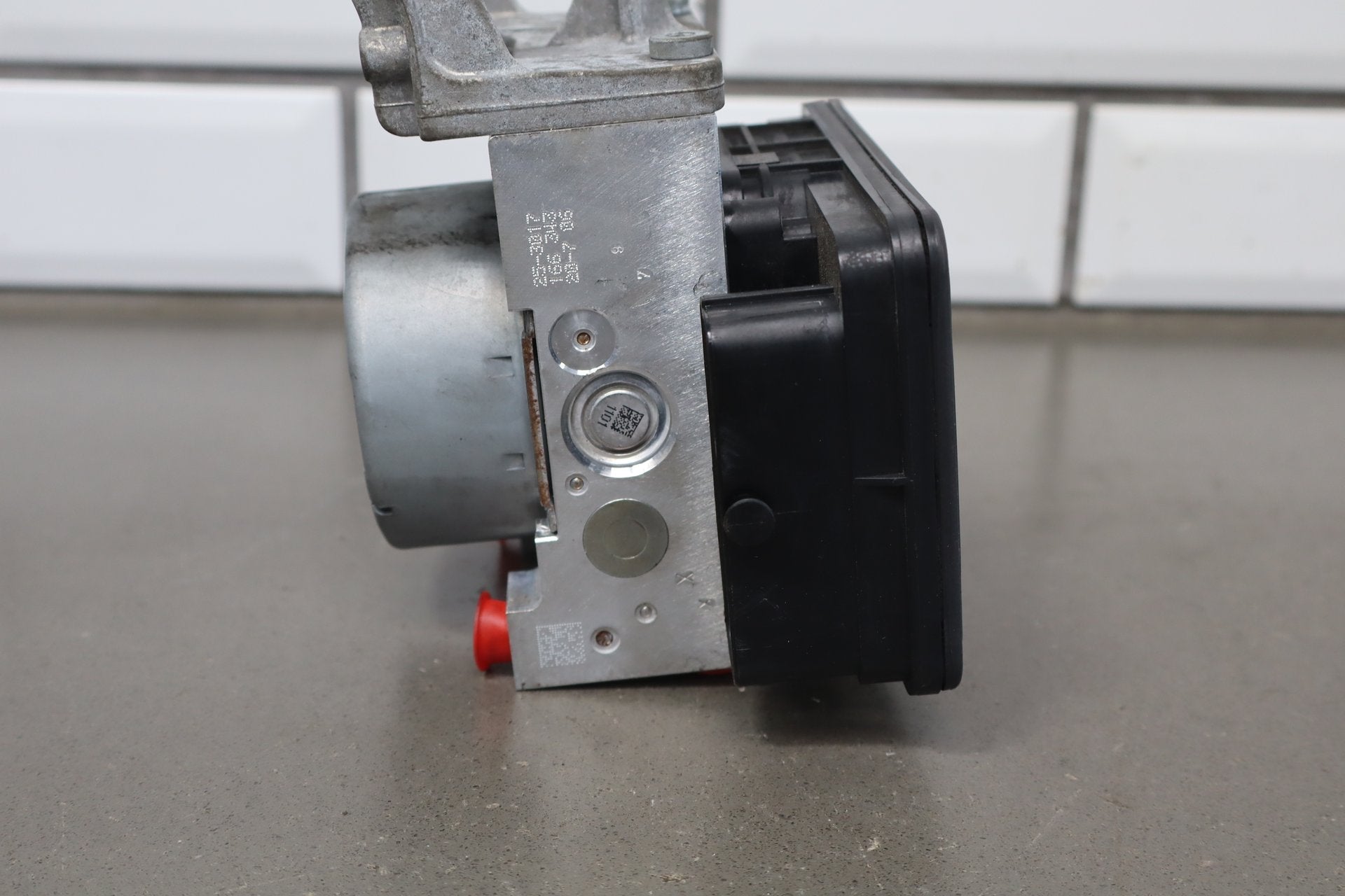 2015-2016 Dodge Challenger ABS Brake Unit 68258644AA OEM