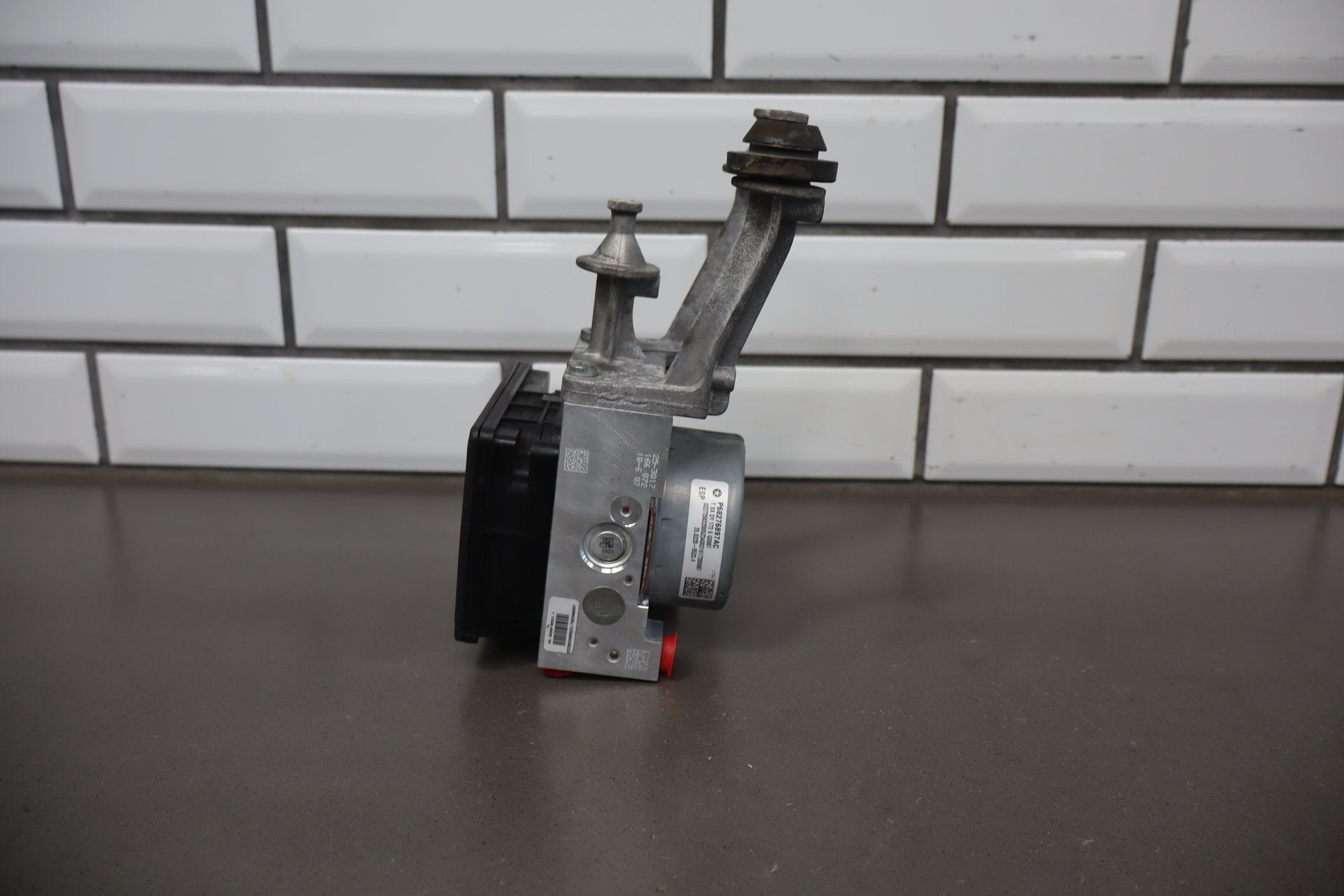 2015-2016 Dodge Challenger ABS Brake Unit 68258644AA OEM