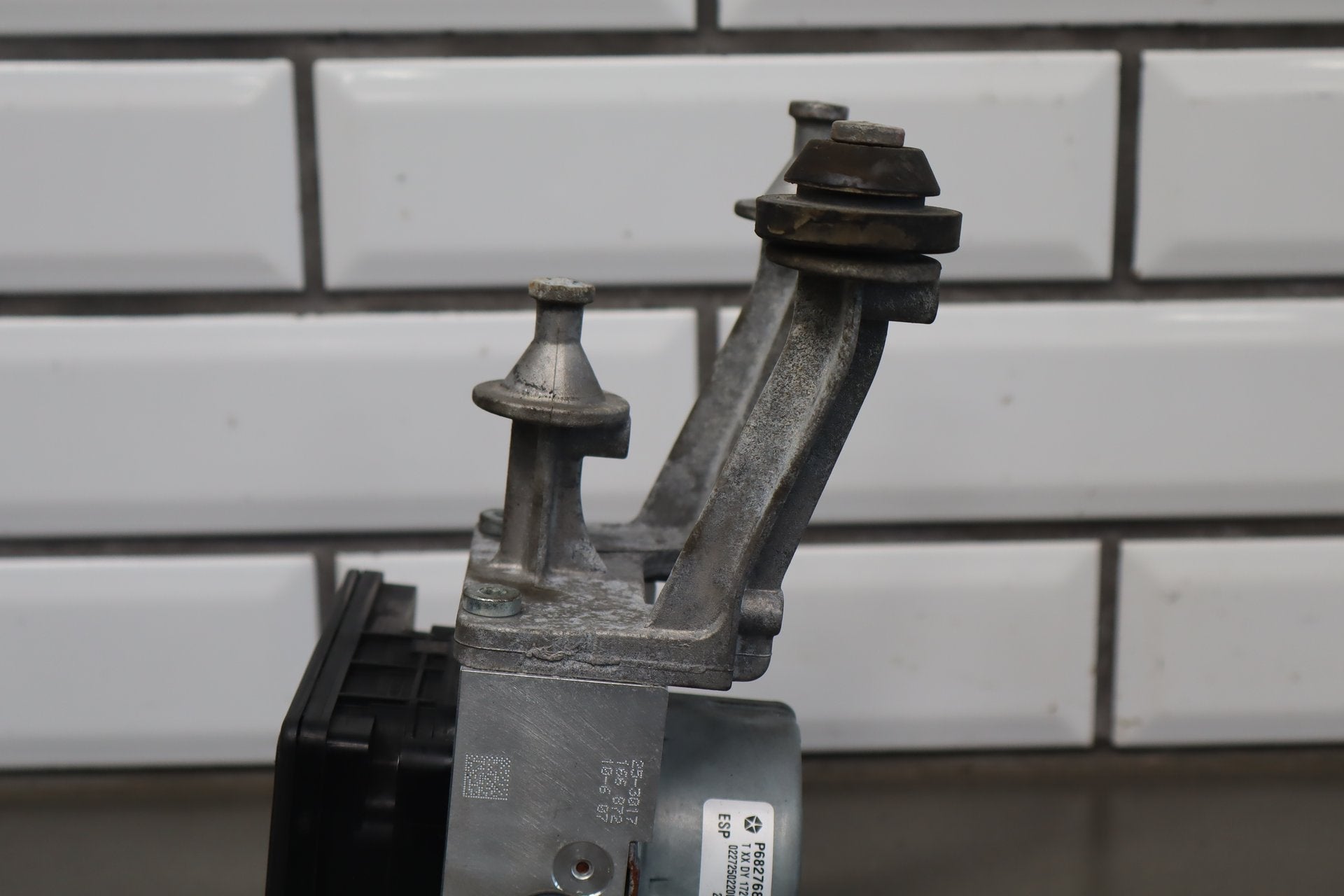 2015-2016 Dodge Challenger ABS Brake Unit 68258644AA OEM