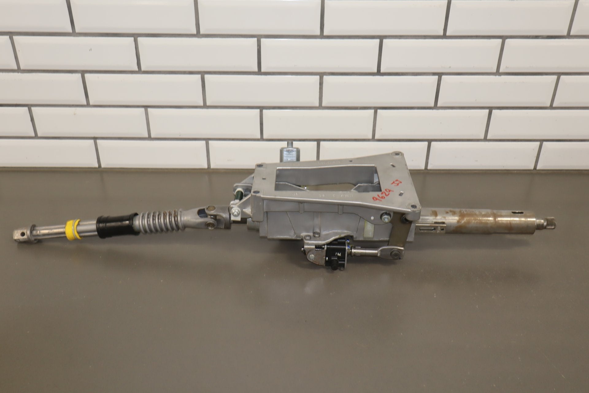 2015-2017 Dodge Challenger Scat Pack Shaker Steering Column 68140570AF