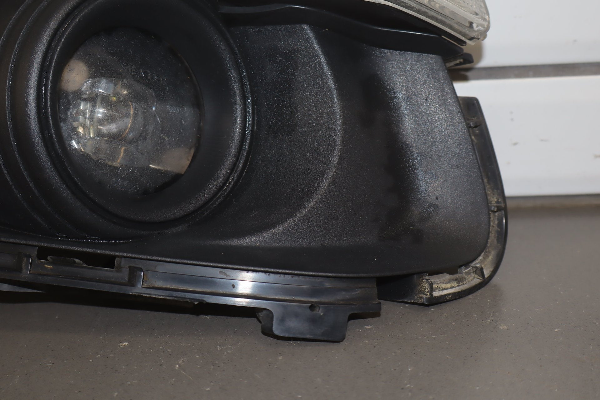 2015-2017 Ford Mustang GT Passenger Right Front Fog Lamp OEM