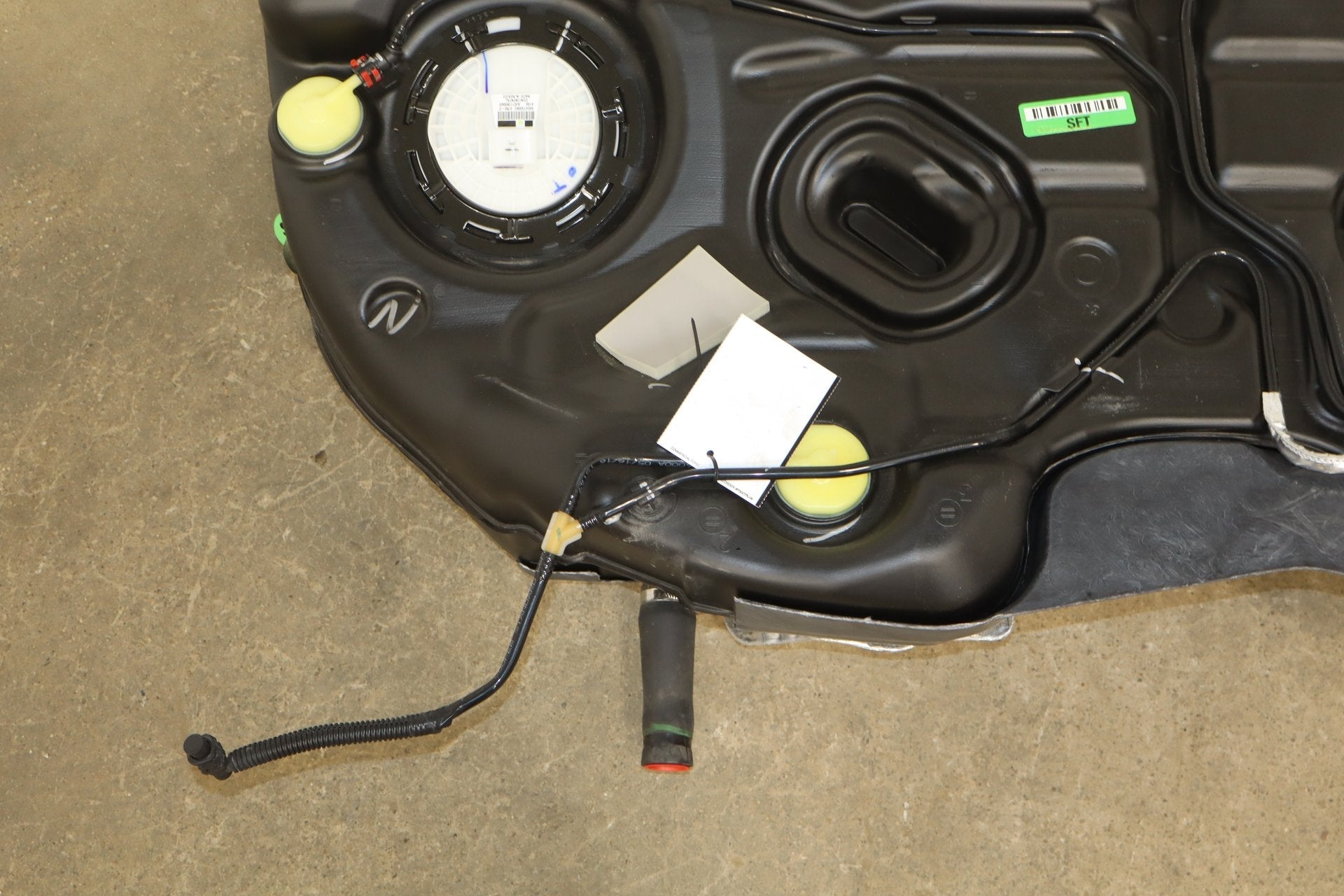 2015-2019 Dodge Challenger 6.4L 392 Fuel Tank with Pump Tested 43K