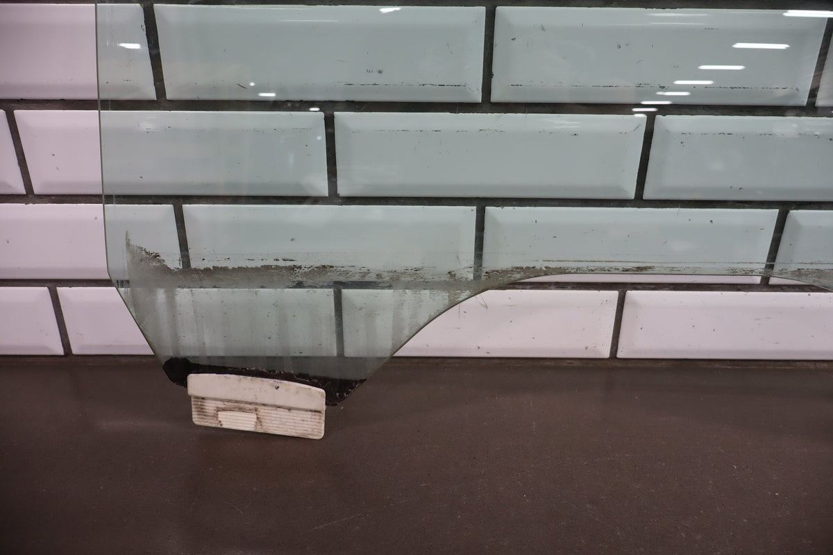 2015-2020 Cadillac Escalade Left Front Door Window 84322004 OEM