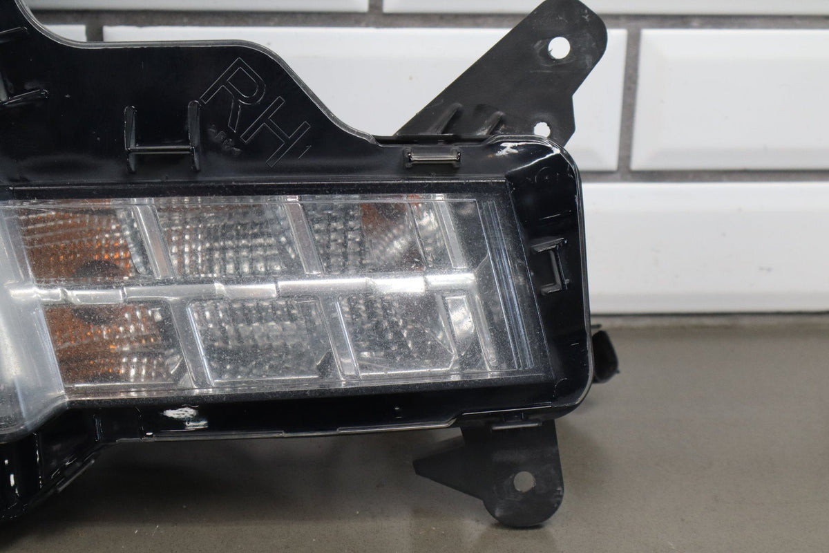 2015-2020 Cadillac Escalade Right Front Lamp 84018691 OEM