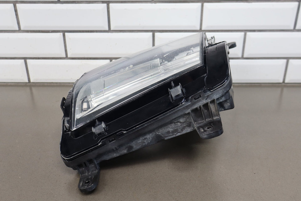 2015-2020 Cadillac Escalade Right Front Lamp 84018691 OEM