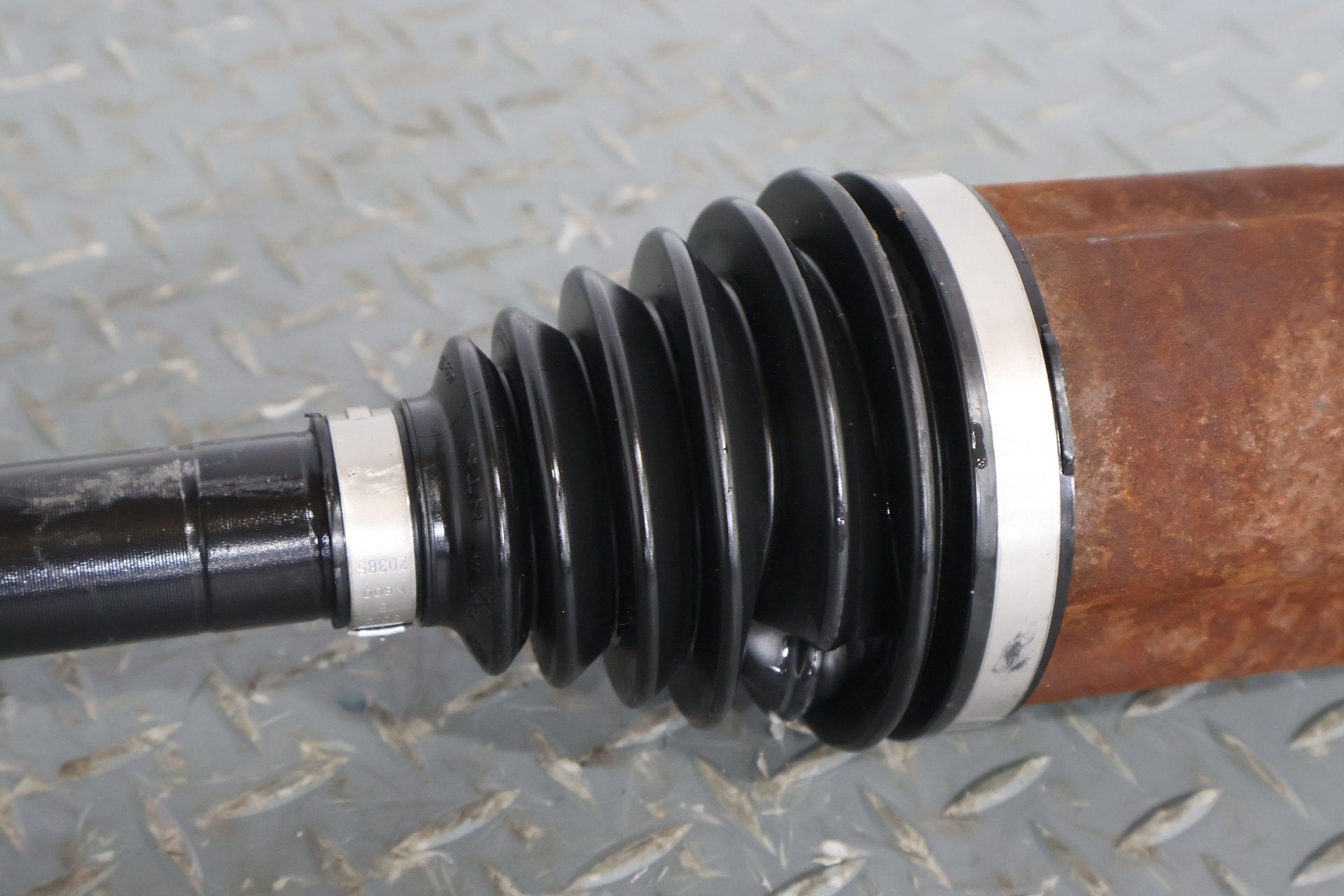 2015-2020 Tesla Model X Front Right RH Axle Shaft W/ Axle Nut