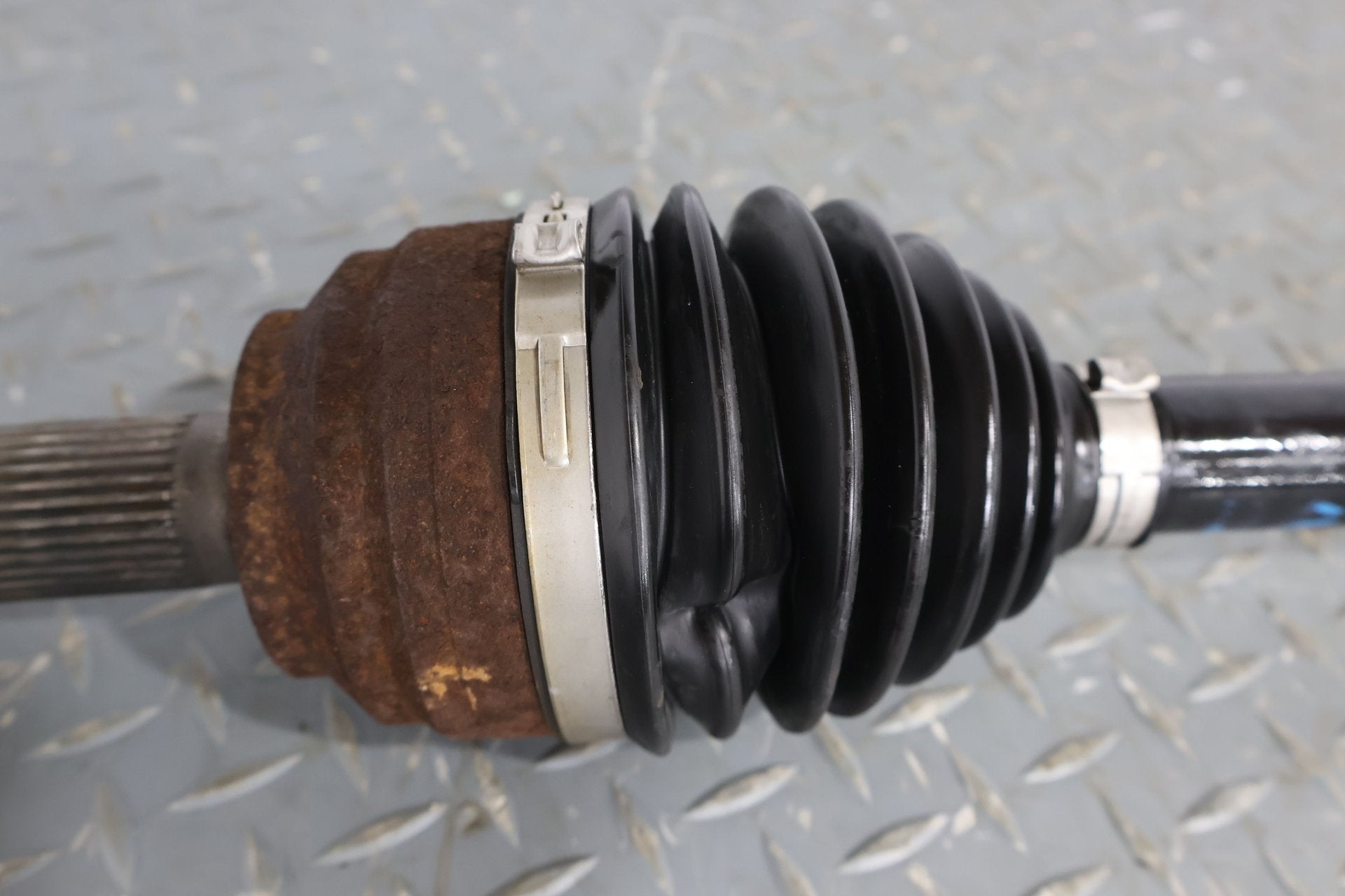 2015-2020 Tesla Model X Front Right RH Axle Shaft W/ Axle Nut