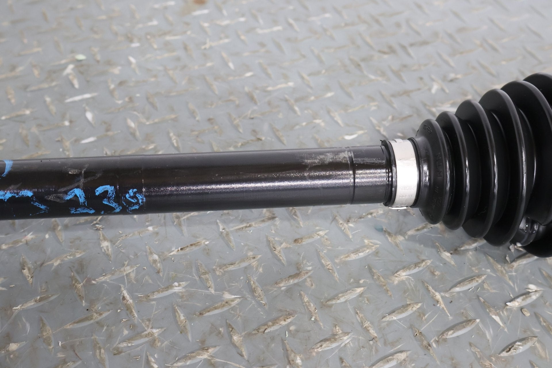 2015-2020 Tesla Model X Front Right RH Axle Shaft W/ Axle Nut