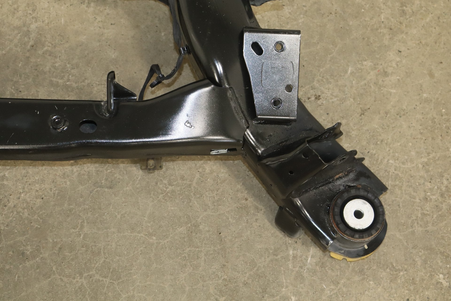 2015-2023 Dodge Challenger Rear Suspension Crossmember 68185029AA OEM