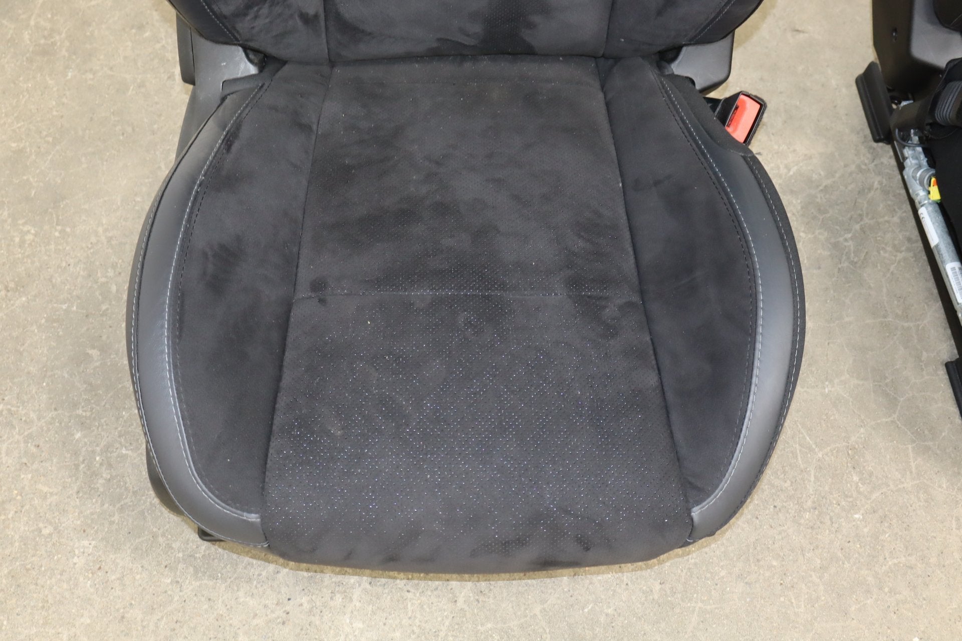 2015-2023 Dodge Challenger Scat Pack Shaker Leather/Alcantara Seat Set Black