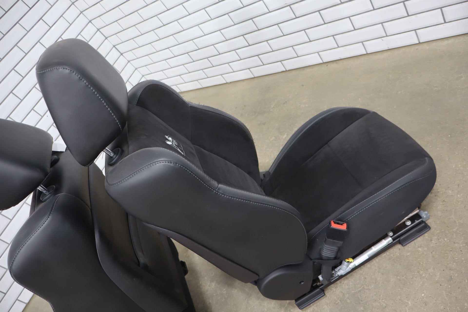 2015-2023 Dodge Challenger Scat Pack Shaker Leather/Alcantara Seat Set Black