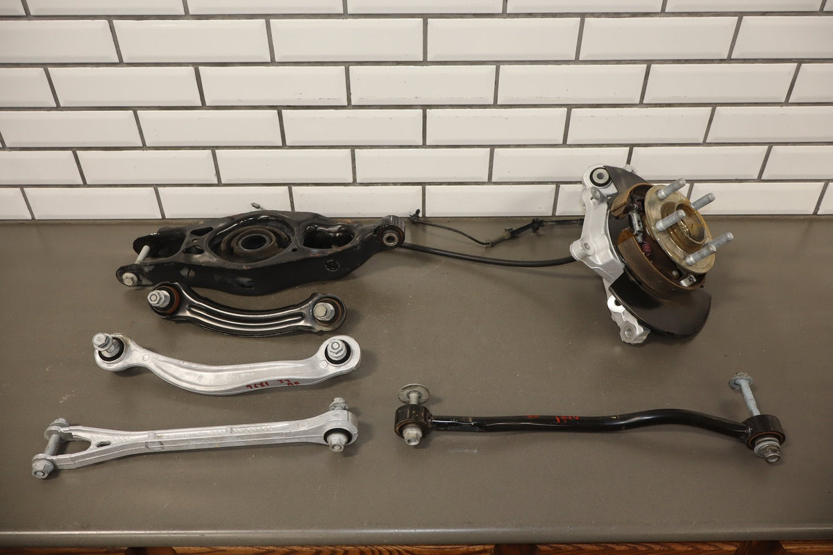 2015-2023 Dodge Challenger SRT/Hellcat Right Rear Suspension Assembly
