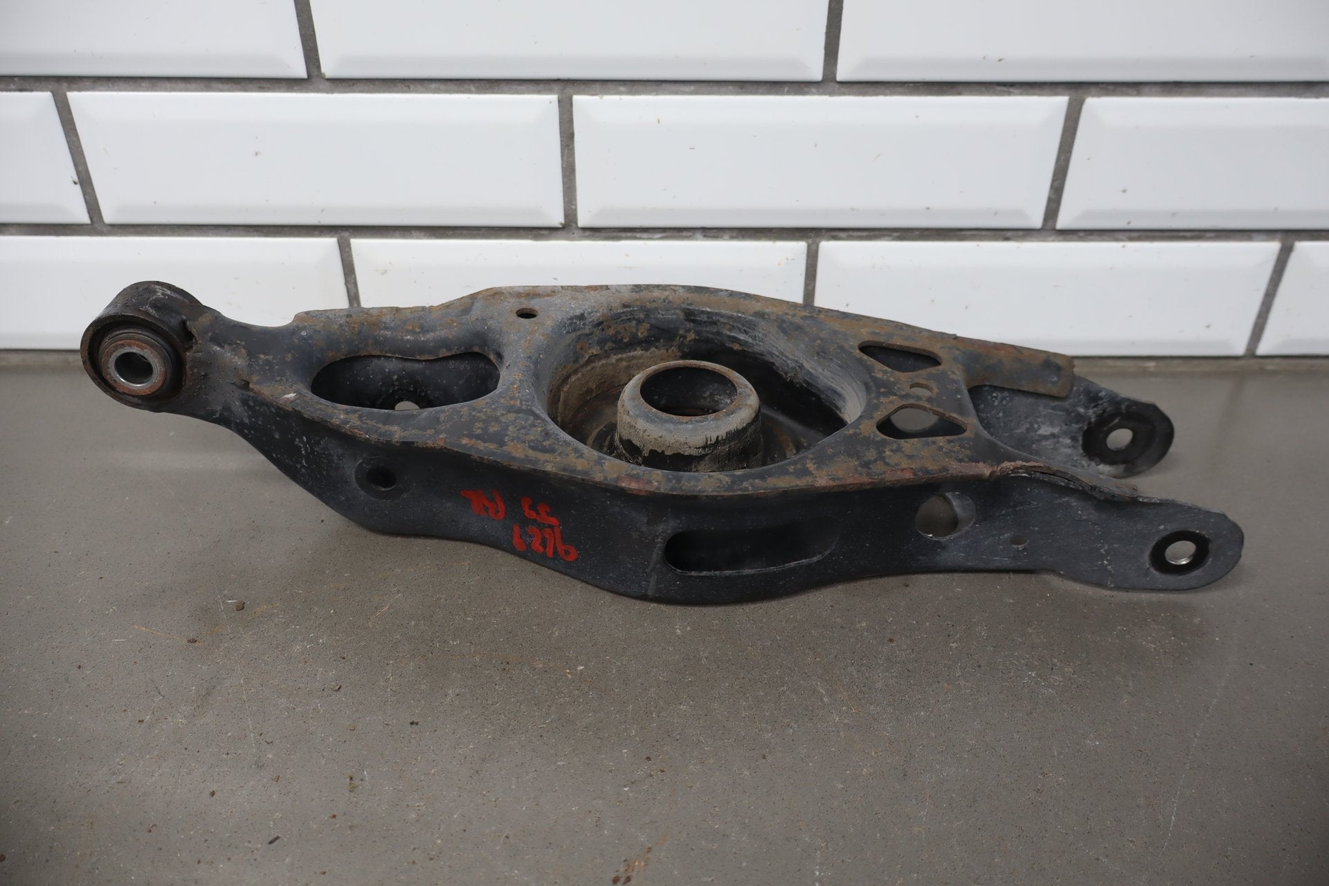 2015-2023 Dodge Challenger SRT/Hellcat Right Rear Suspension Assembly 43K