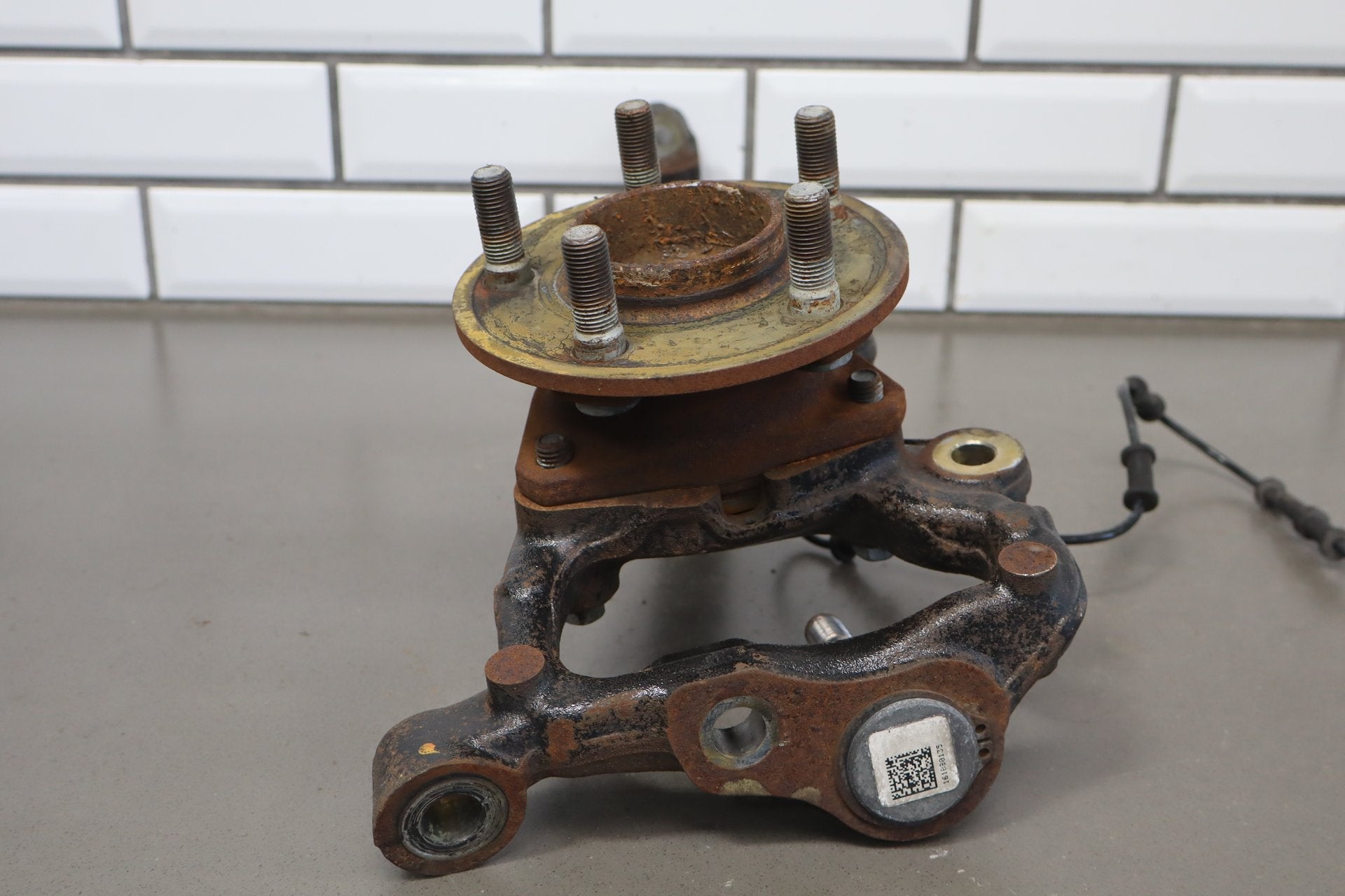 2015-2023 Dodge Charger Challenger SRT Hellcat Left Front Spindle 05181896AB