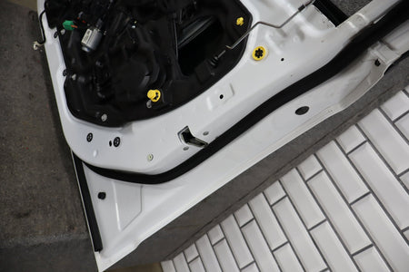 2015-2023 Dodge Charger Right Front Door White Knuckle PW7 68268054AC