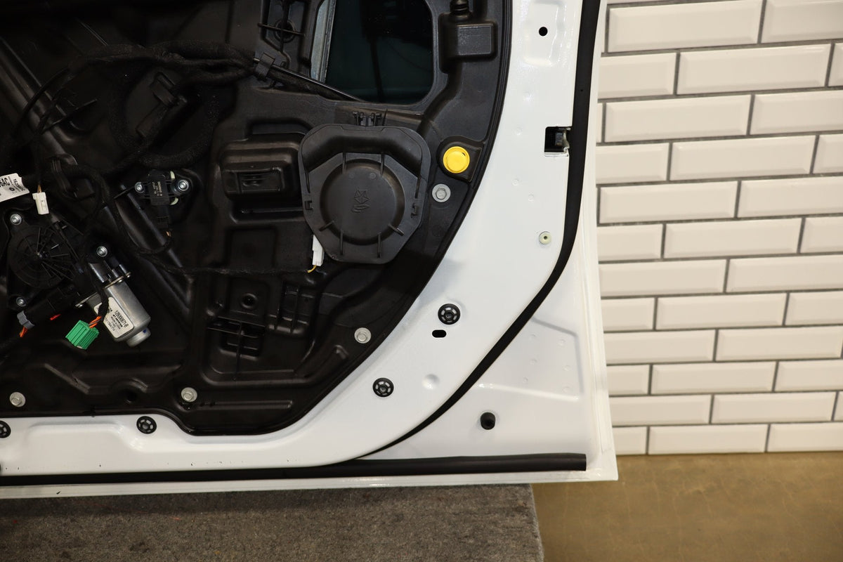 2015-2023 Dodge Charger Right Front Door White Knuckle PW7 68268054AC