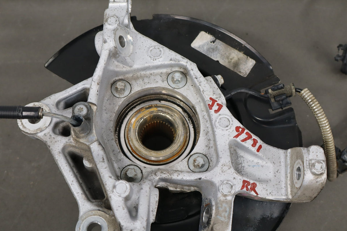 2015-23 Challenger Hellcat RH Rear Spindle Knuckle Hub ABS
