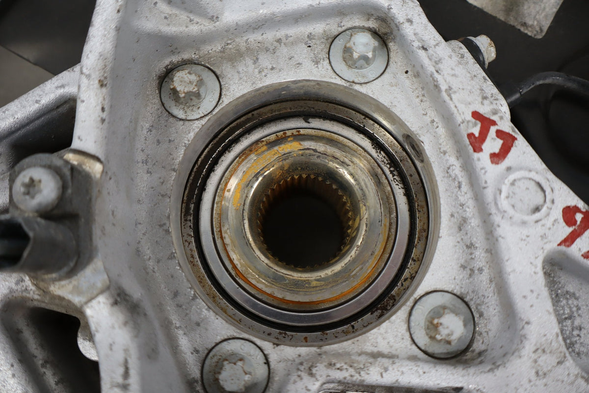 2015-23 Challenger Hellcat RH Rear Spindle Knuckle Hub ABS