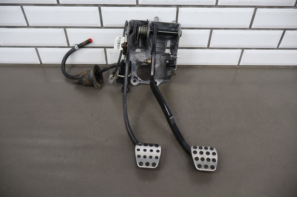 2015-23 Dodge Challenger Hellcat Manual Clutch Pedal Assembly OEM