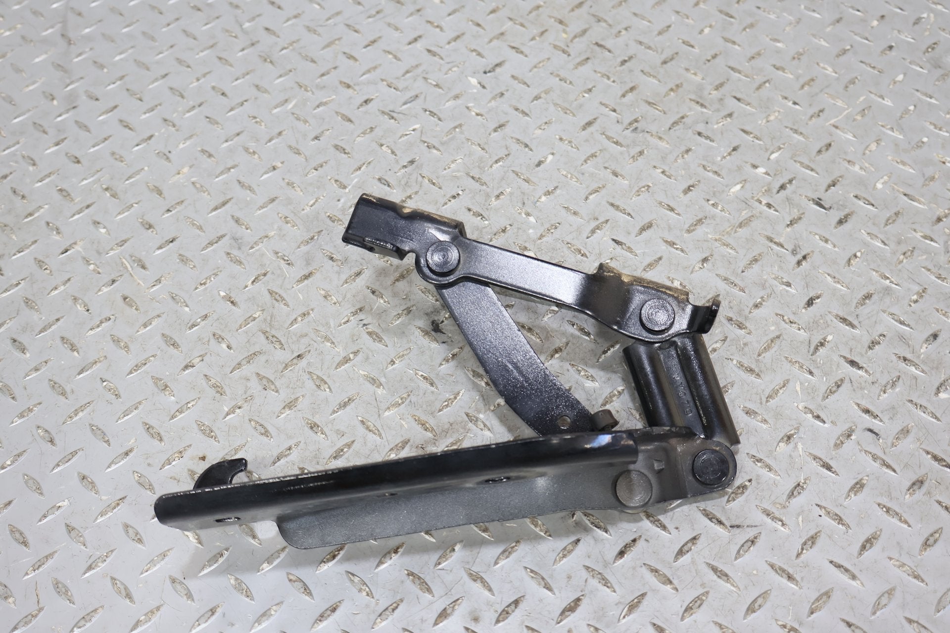 2015 Chevrolet Camaro- Hood Hinge