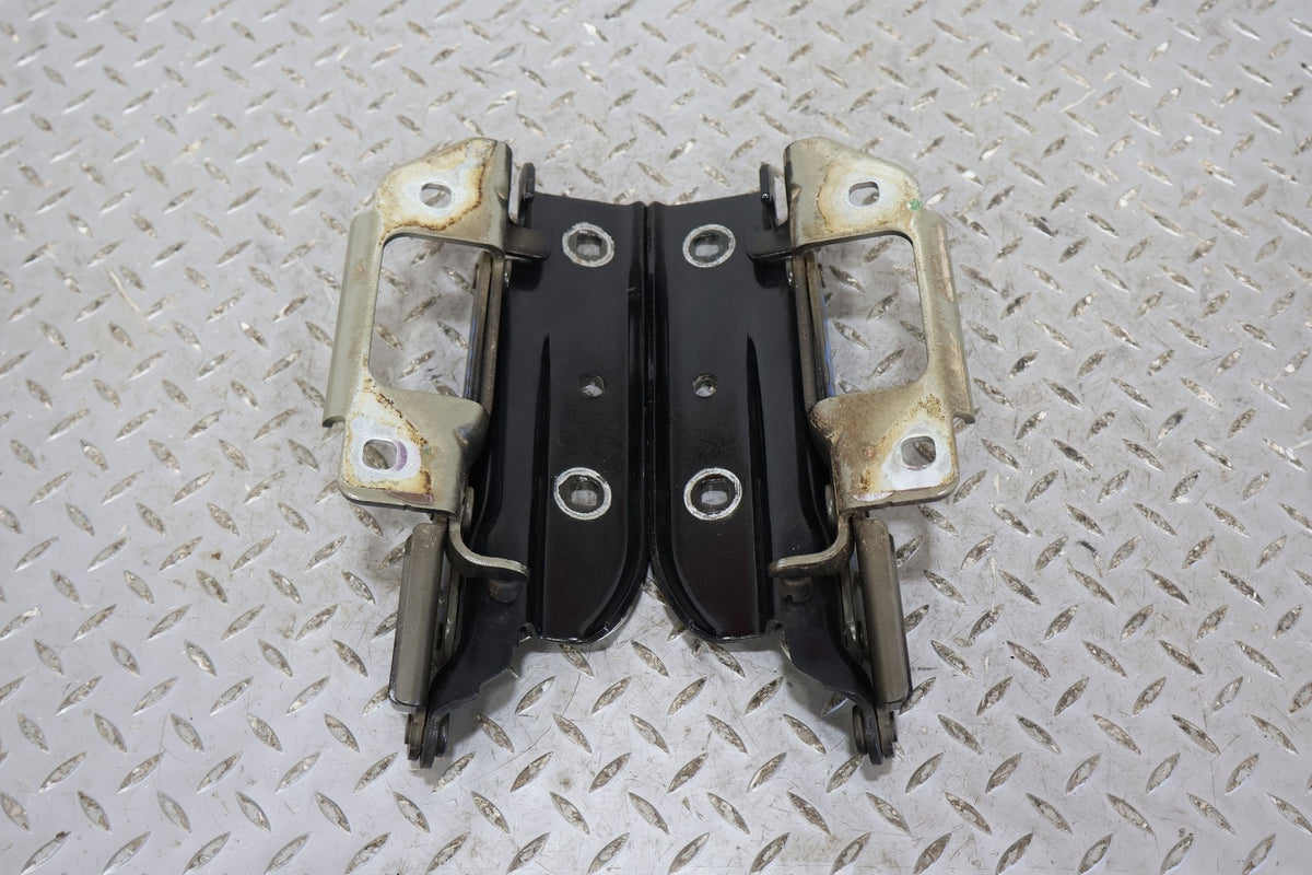 2015 Chevrolet Camaro- Hood Hinge