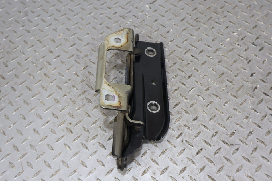 2015 Chevrolet Camaro- Hood Hinge