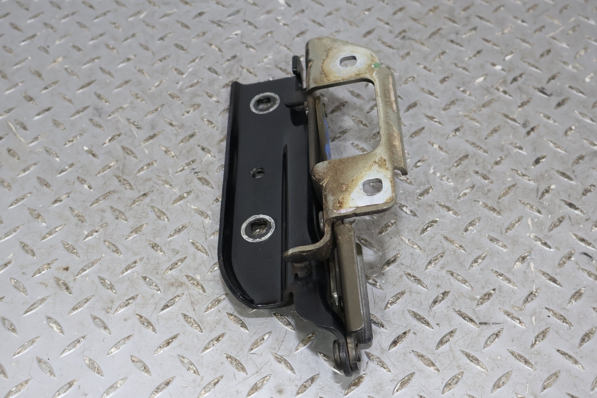 2015 Chevrolet Camaro- Hood Hinge
