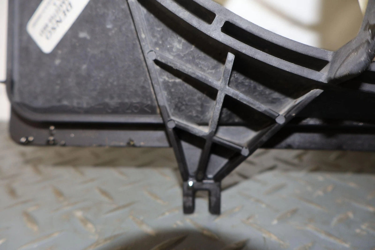 2015 Chevrolet Camaro- Radiator Fan Motor