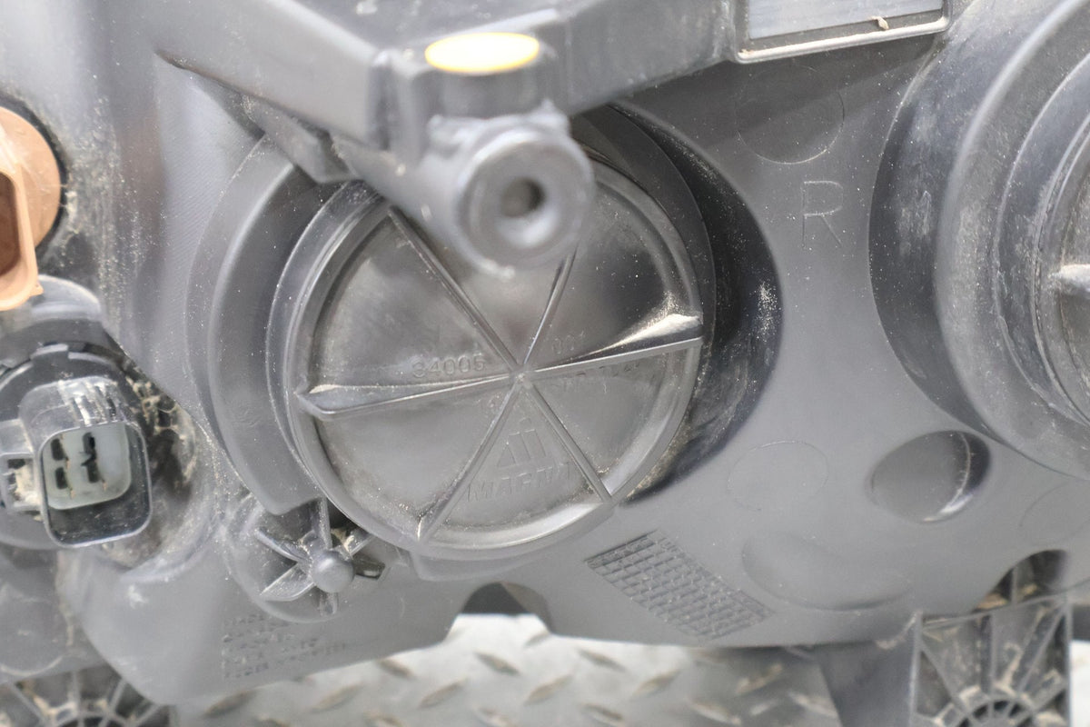 2015 Chevrolet Camaro- Right Headlamp
