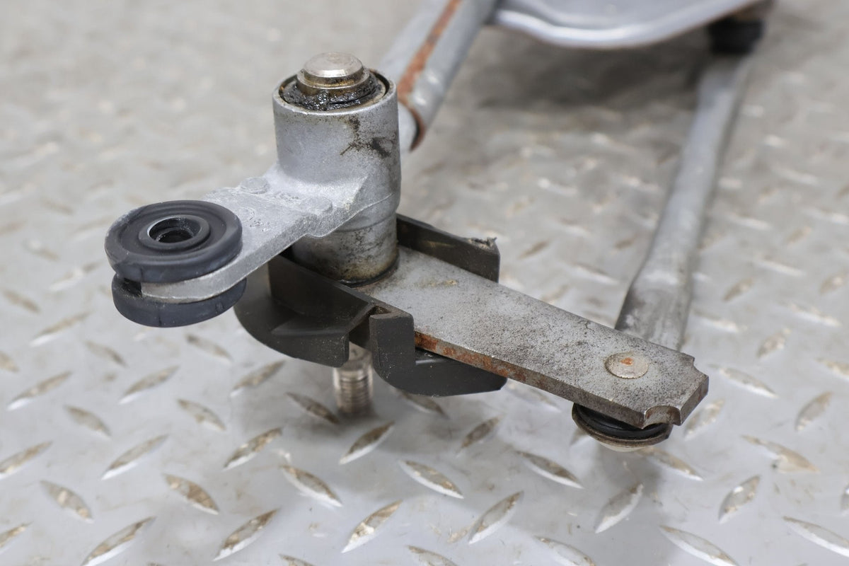 2015 Chevrolet Camaro- Wiper Linkage