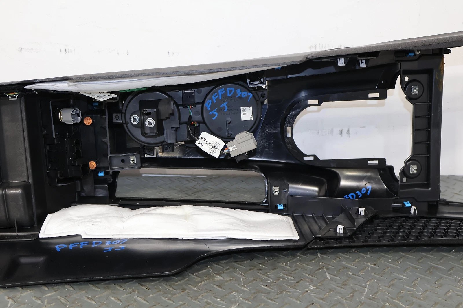 2015 Ford Mustang- Front Console