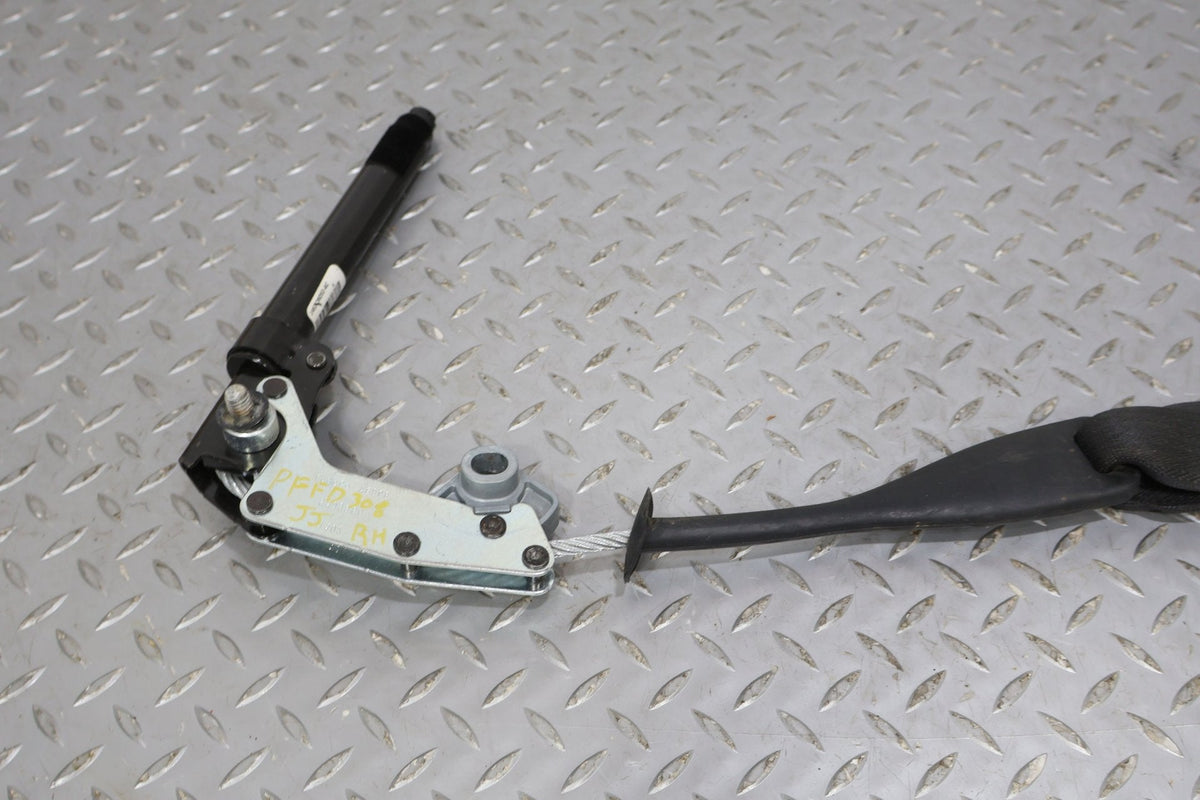 2015 Ford Mustang- Front Seat Belt