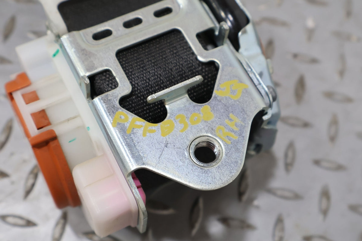 2015 Ford Mustang- Front Seat Belt