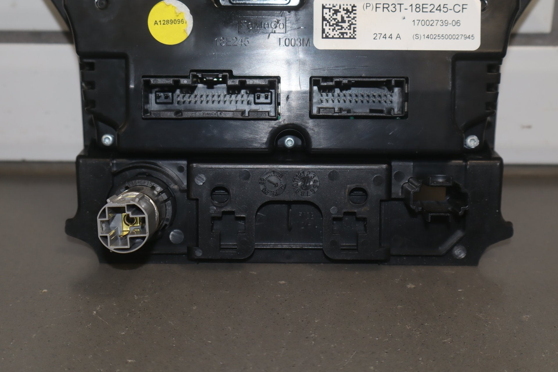 2015 Ford Mustang GT Navigation Sync II(2) Radio Receiver Touch Screen Bezel OEM