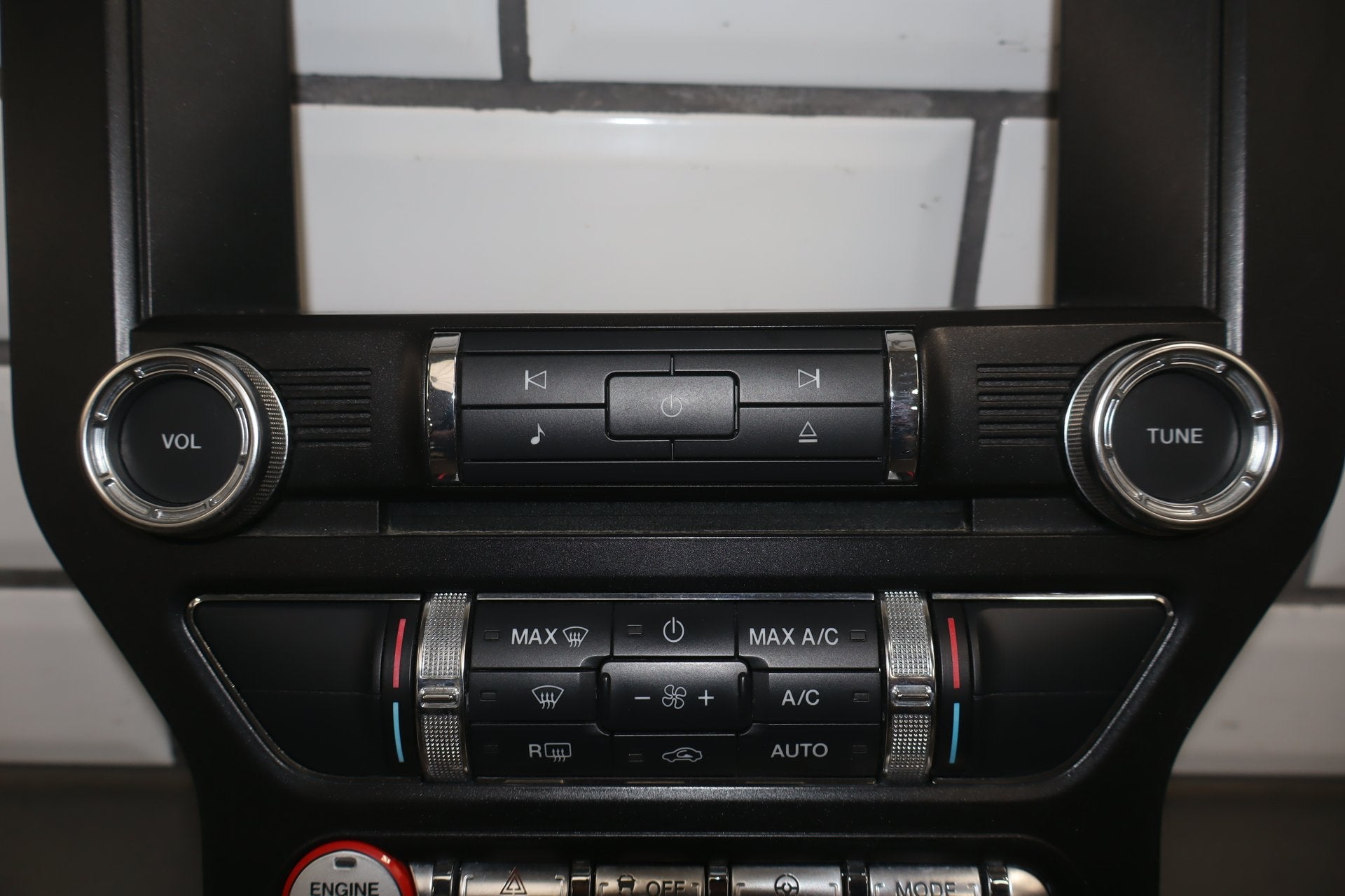 2015 Ford Mustang GT Navigation Sync II(2) Radio Receiver Touch Screen Bezel OEM