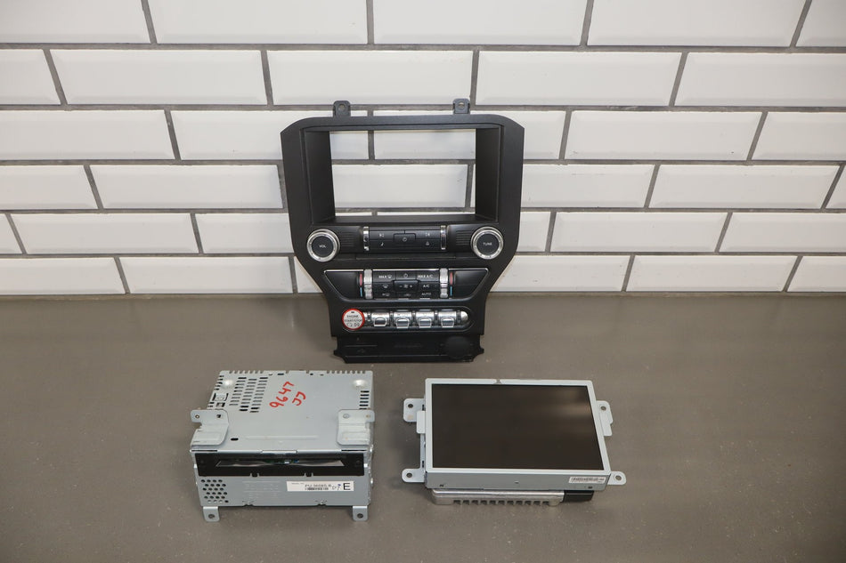 2015 Ford Mustang GT Navigation Sync II(2) Radio Receiver Touch Screen Bezel OEM