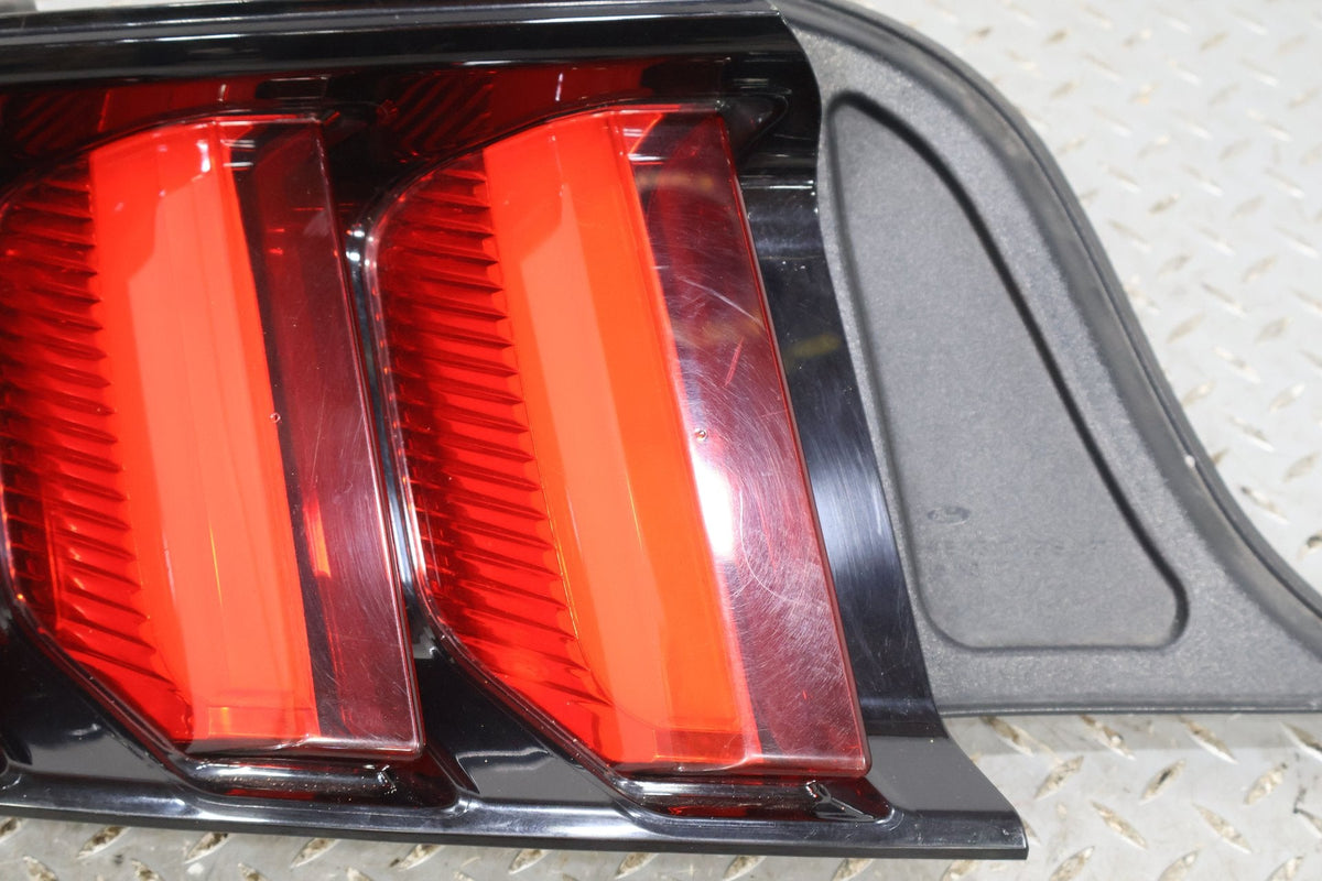 2015 Ford Mustang- TAIL LIGHT ASSEMBLY
