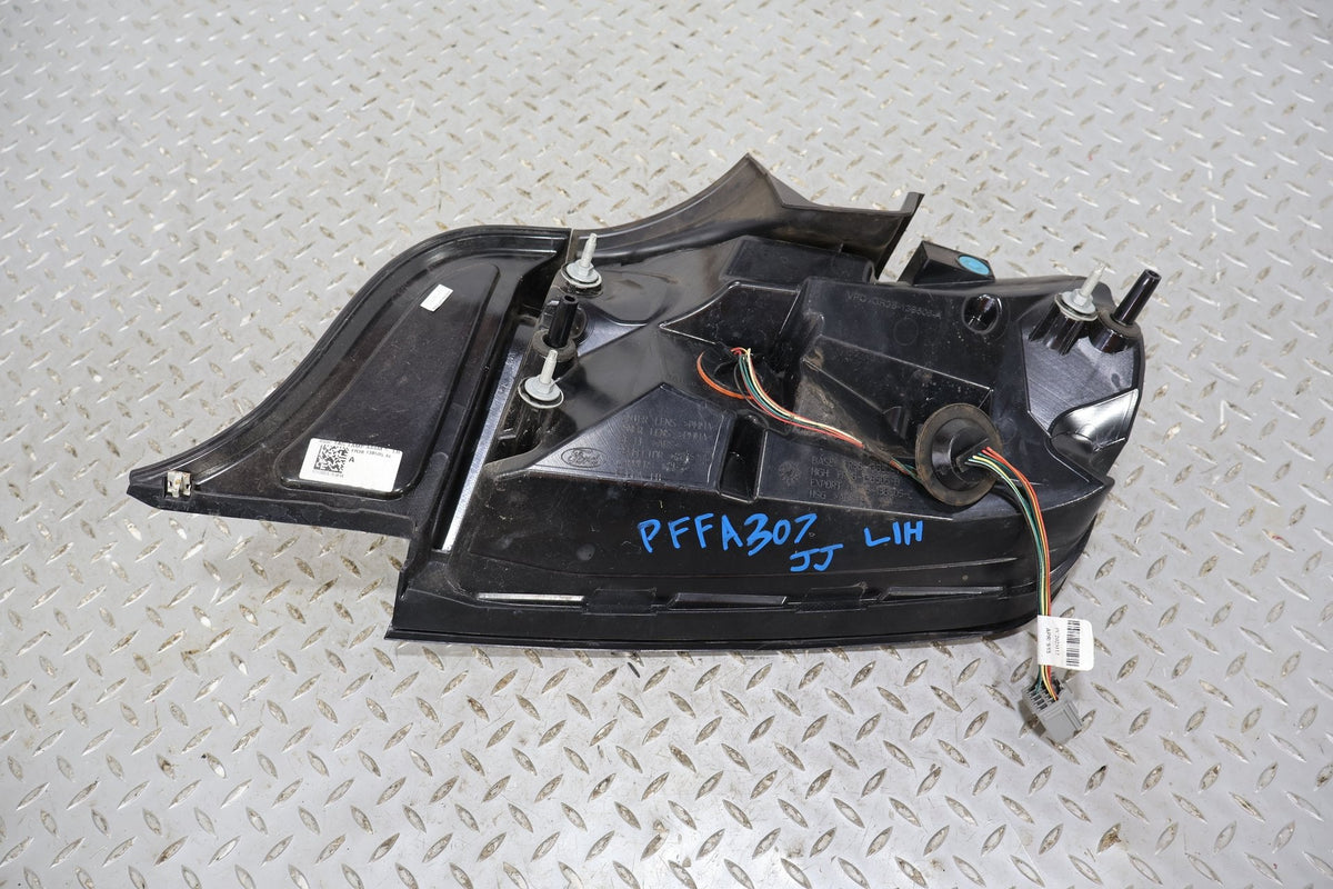 2015 Ford Mustang- TAIL LIGHT ASSEMBLY