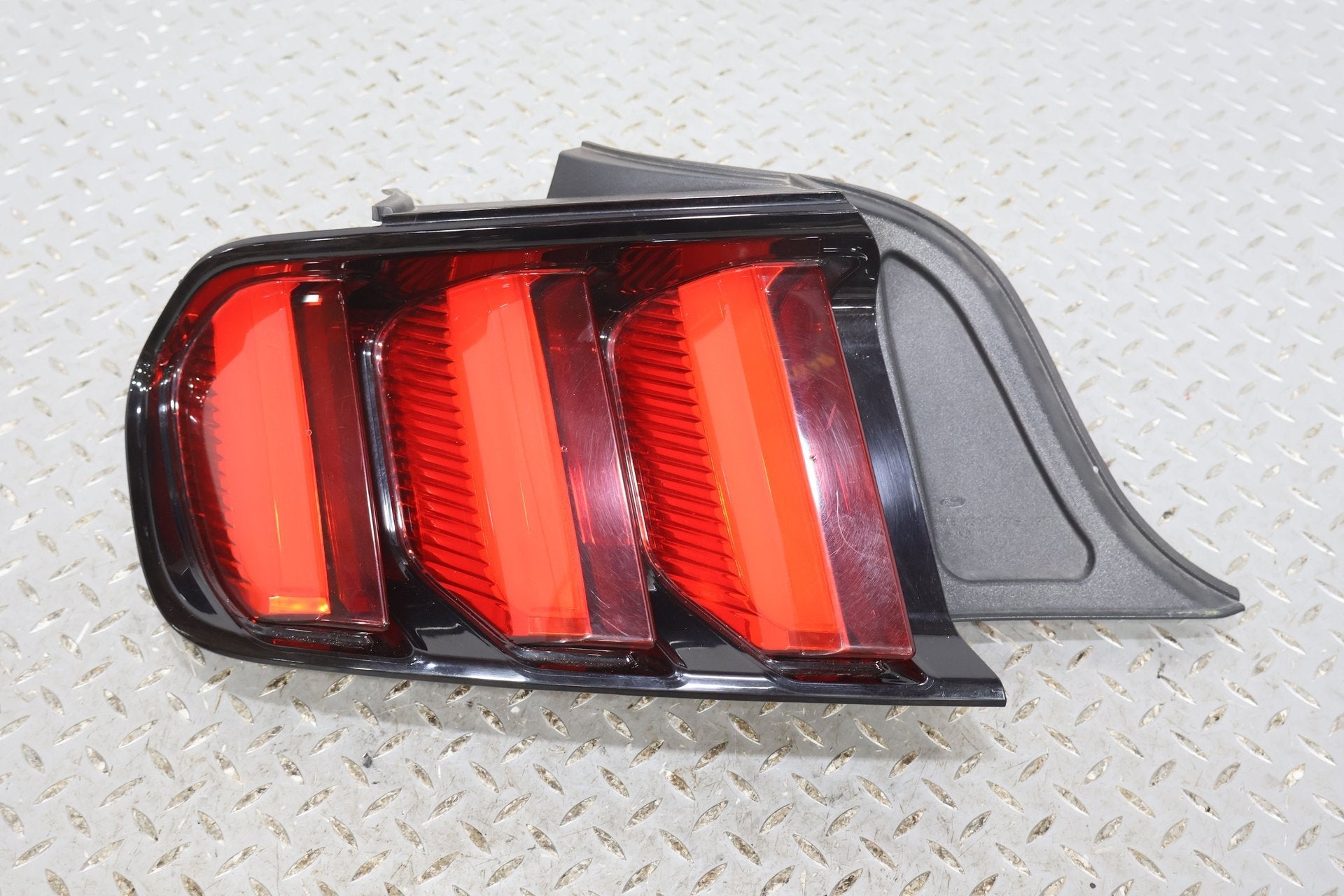2015 Ford Mustang- TAIL LIGHT ASSEMBLY