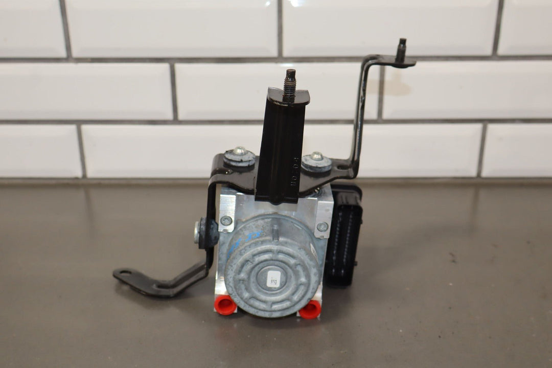 2015 Ford Mustang (Thru 3/19/15) Anti - Lock Brake Pump & Module W/Bracket