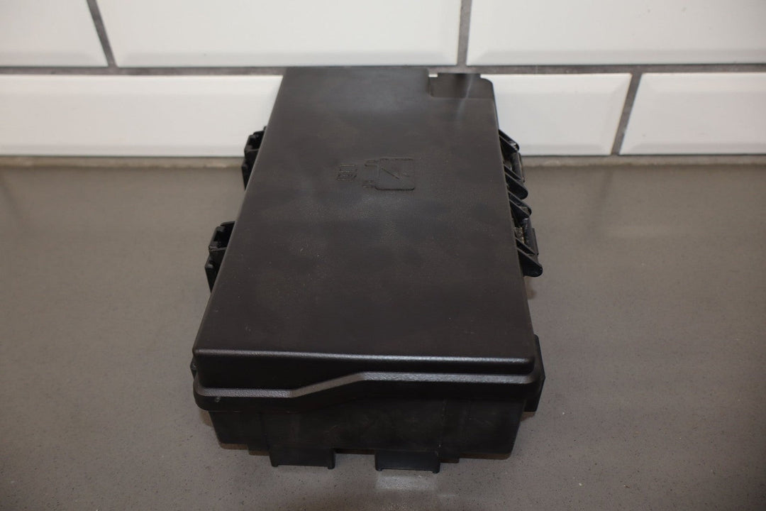 2015 Ram 1500 L Engine Fuse Box