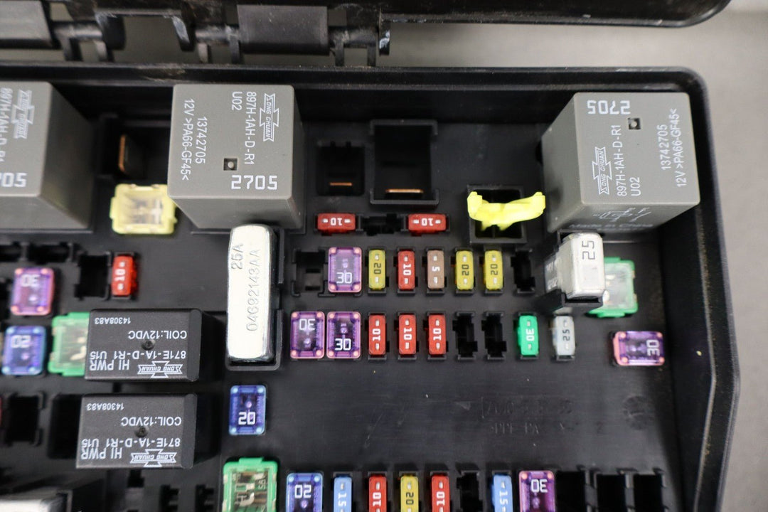 2015 Ram 1500 L Engine Fuse Box