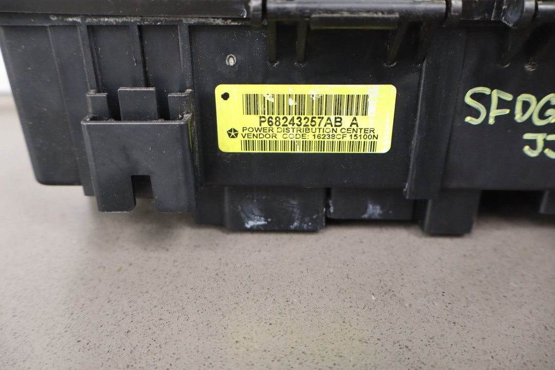 2015 Ram 1500 L Engine Fuse Box