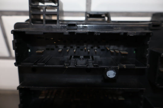 2015 Ram 1500 L Engine Fuse Box