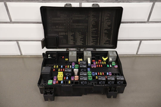 2015 Ram 1500 L Engine Fuse Box