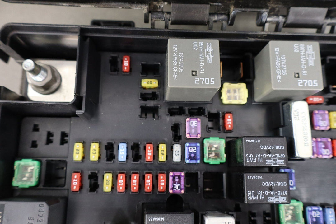 2015 Ram 1500 L Engine Fuse Box